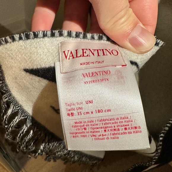 Valentino Garavani - Picture 13 of 16